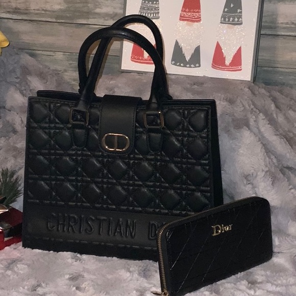Handbags - 🧑‍🎄🎁🎄CD Bag & Wallet